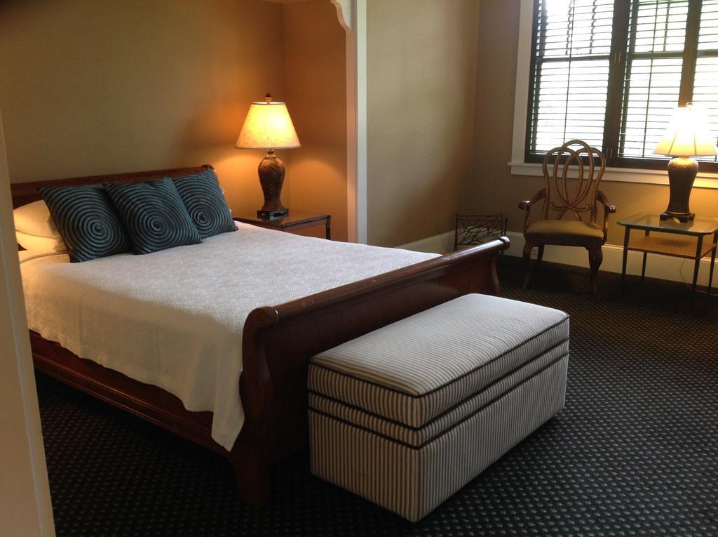 Om Sanctuary Holistic Retreat Hotel Asheville Exterior photo