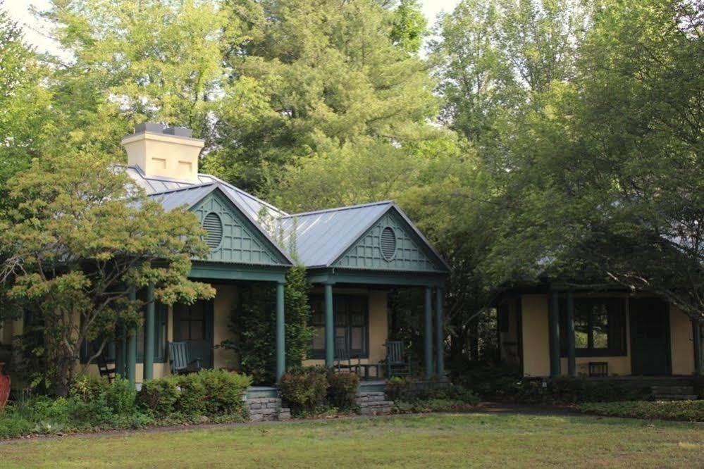 Om Sanctuary Holistic Retreat Hotel Asheville Exterior photo