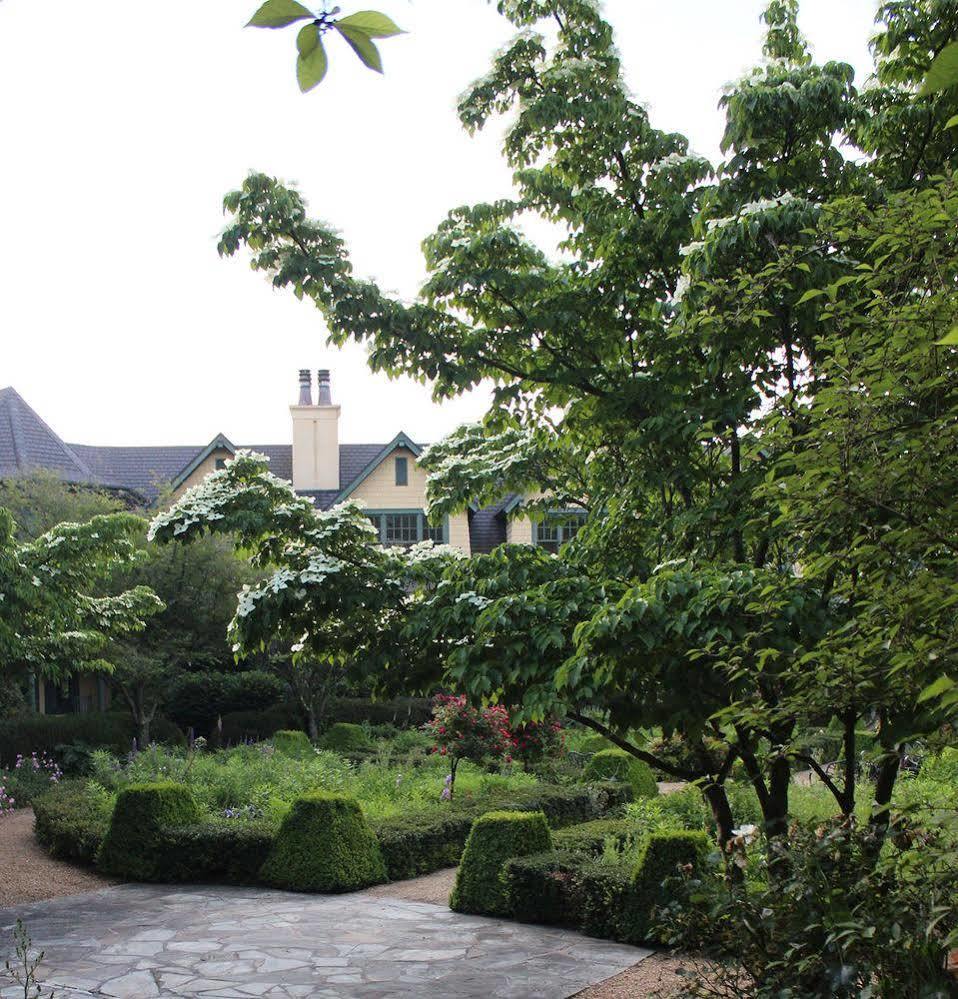 Om Sanctuary Holistic Retreat Hotel Asheville Exterior photo